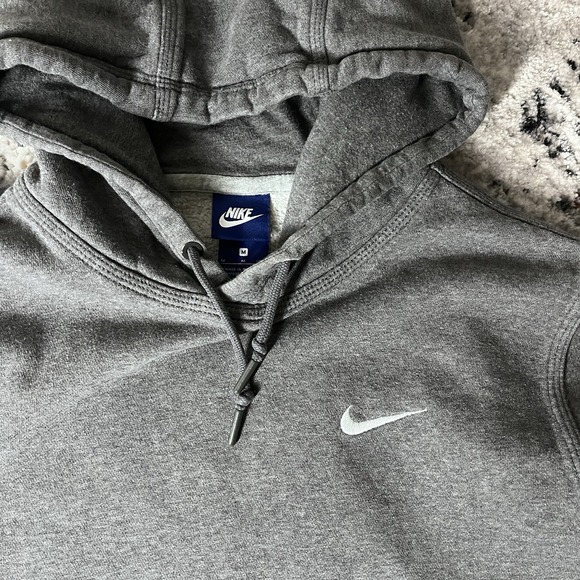 Nike Men's Embroidered Swoosh Pullover Hoodie Men's Size Medium, Grey - Picture 2 of 6